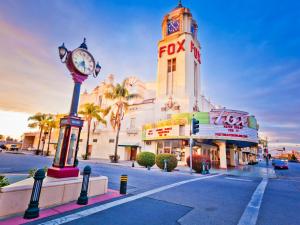 Puzzling Adventures Bakersfield